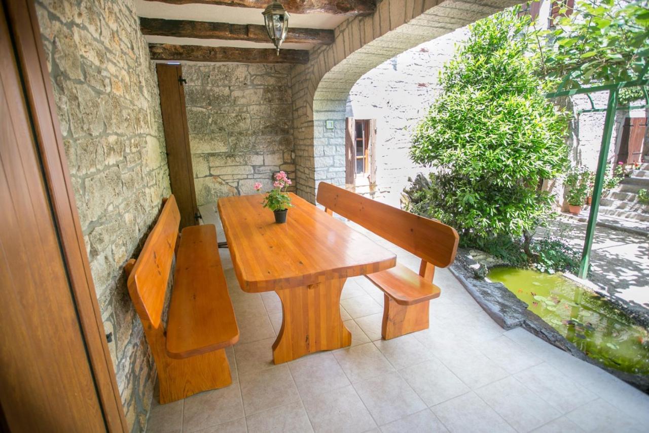 Holiday Home Mendula Tinjan Exterior photo